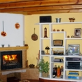 Armario y chimenea