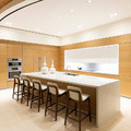 Cocina en madera y blanco