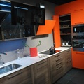 Cocina groove con laca tangerine