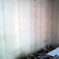 Después de quitar papel en paredes, previo a limpiar y pintar.