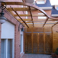 Celosia singular y pérgola