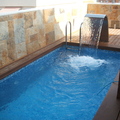 PISCINA CON FUENTE