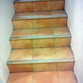 Escalera con gres y madera