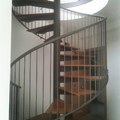 Escalera de caracol metálica