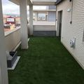 Terraza, cesped artificial , baul/ sofa viroc