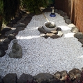 Jardín piedra blanca