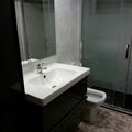 mueble colgado con lavabo