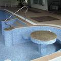 Piscina con jacuzzis