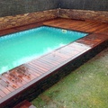 Piscina con madera IPE 