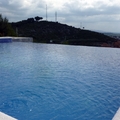 Piscina de obra desbordante