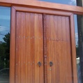 Puerta exterior de iroko