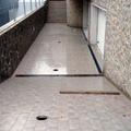 Rampa realizada con ceramica antideslizante