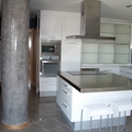 stucco en columna gris en cocna