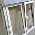 Ventana oscilobatiente en lacado blanco
