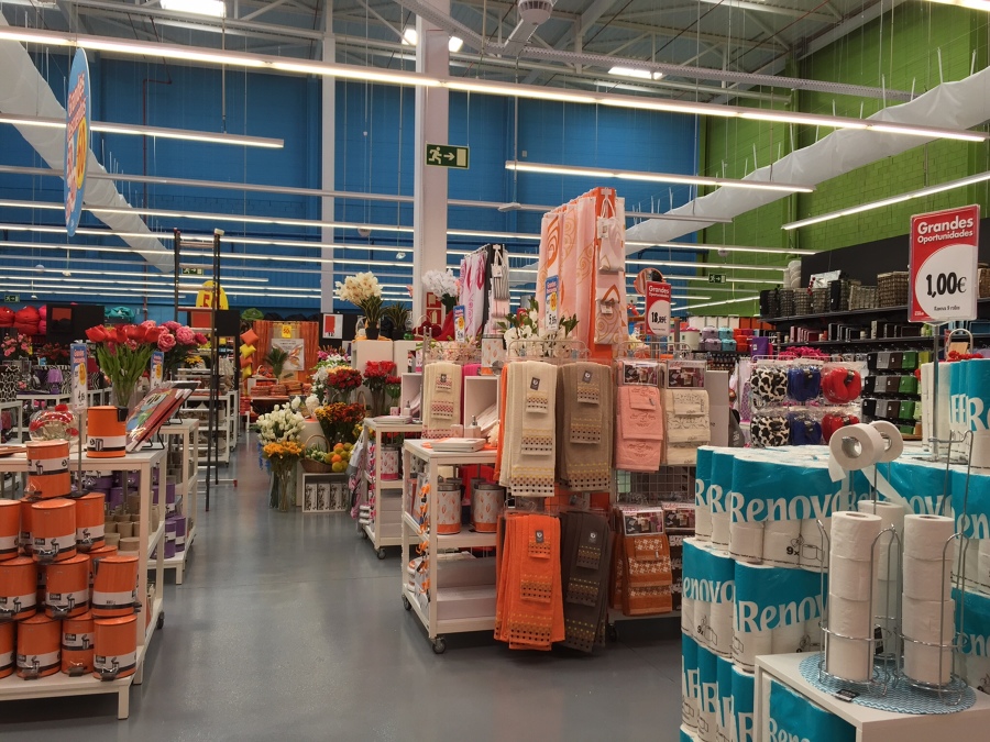 Nave comercial finalizada