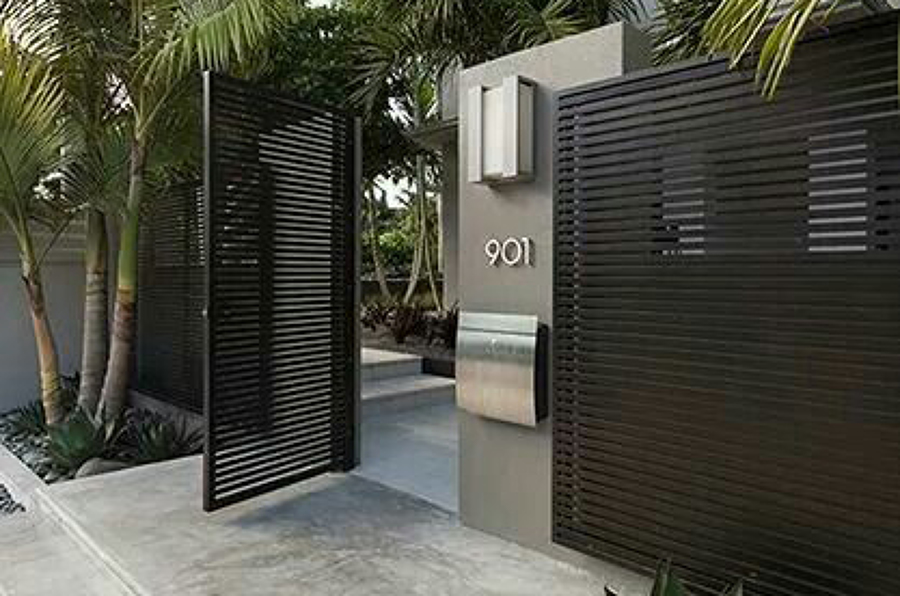 PUERTA ENTRADA CHALET