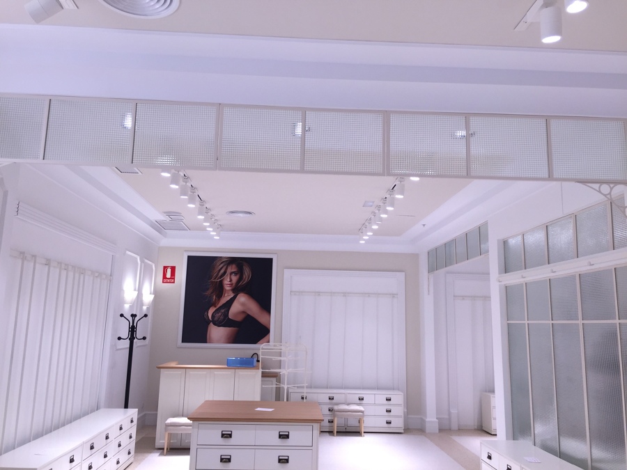 Interior tienda Intimissimi