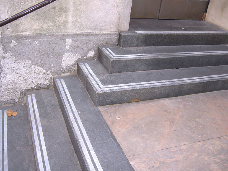 Escalera Tallado Antideslizante