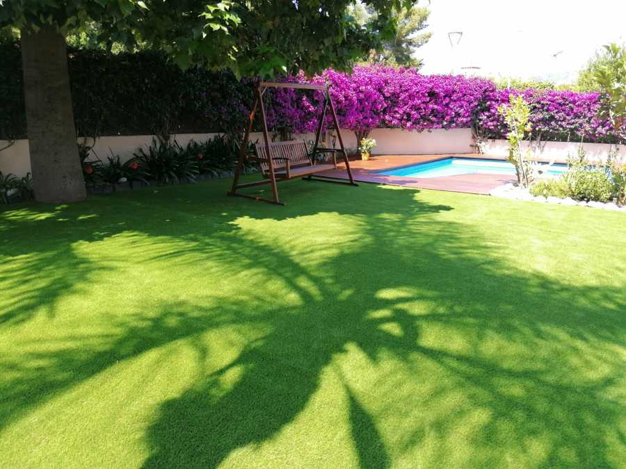 Instalación de césped artificial