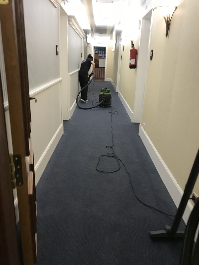 Limpieza de moqueta en balneario y hoteles