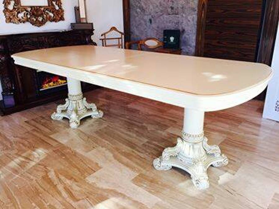 Mesa grande de madera