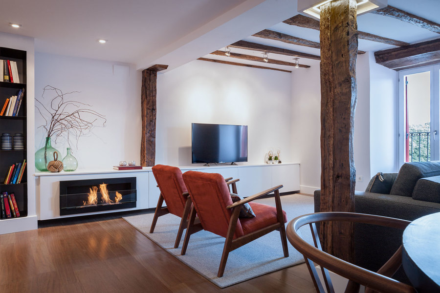 Sala de estar con chimenea