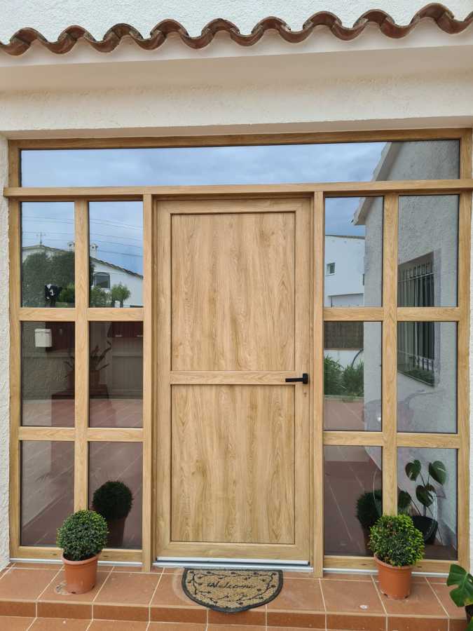 Puerta PVC Rehau