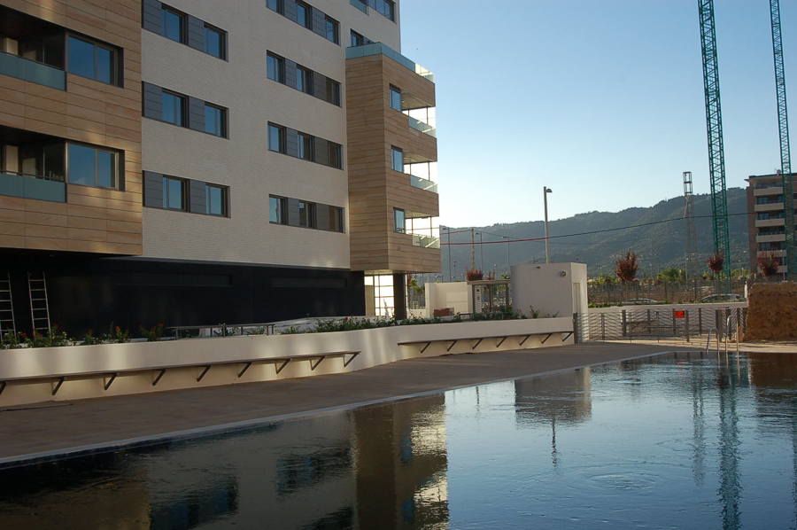 Piscina de edificio residencial