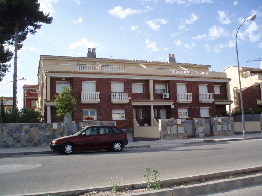 10 casas adosadas en vilafortuny