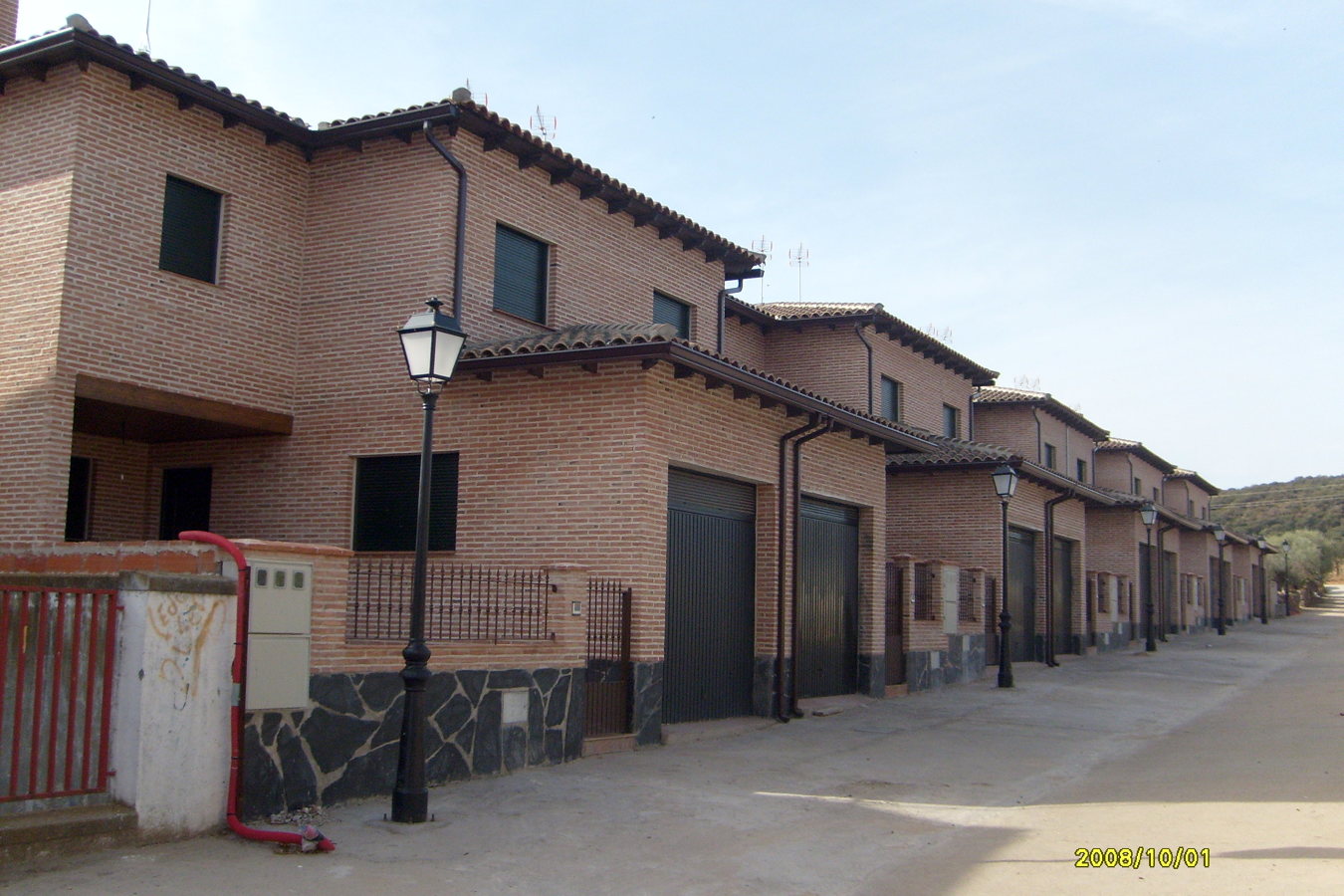 10 VIV. EN ALDEANUEVA DE S. BARTOLOME