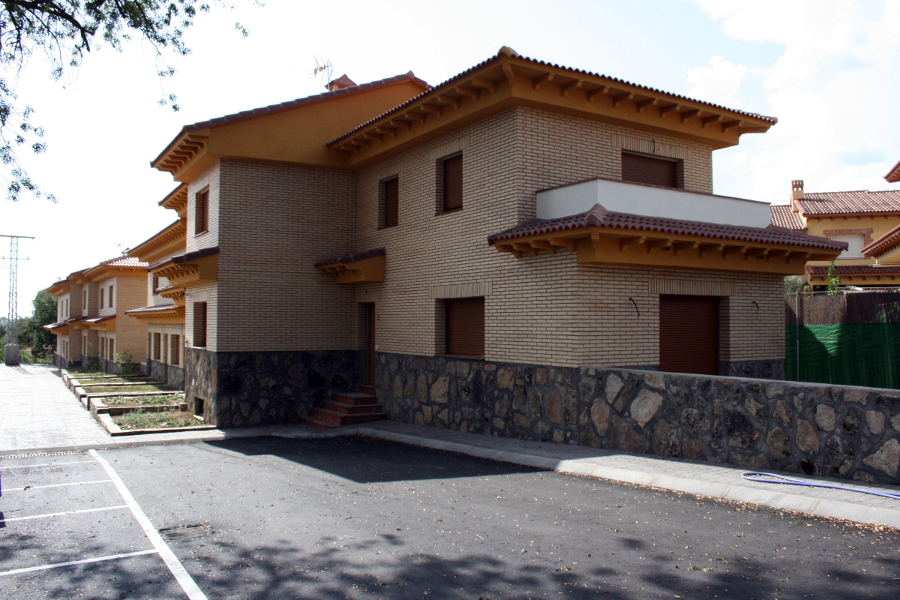 10 Viviendas unifamiliares en La Adrada