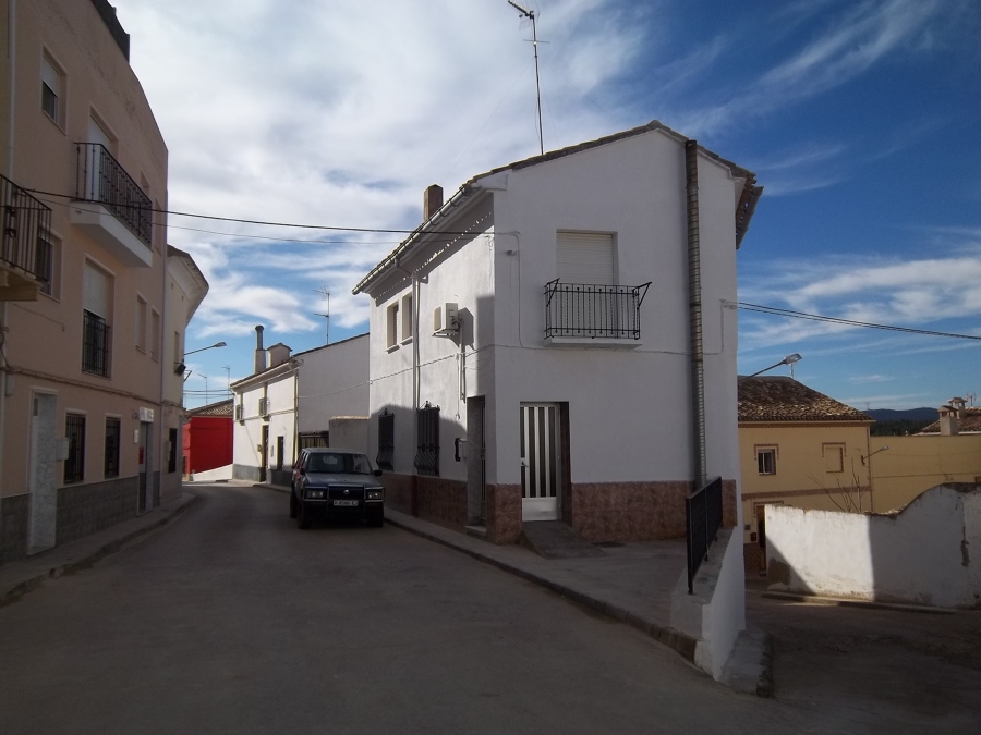 Arreglo de fisuras y pintura de fachada