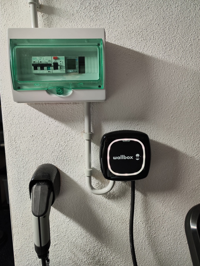 Instalación punto recarga vehículo Eléctrico