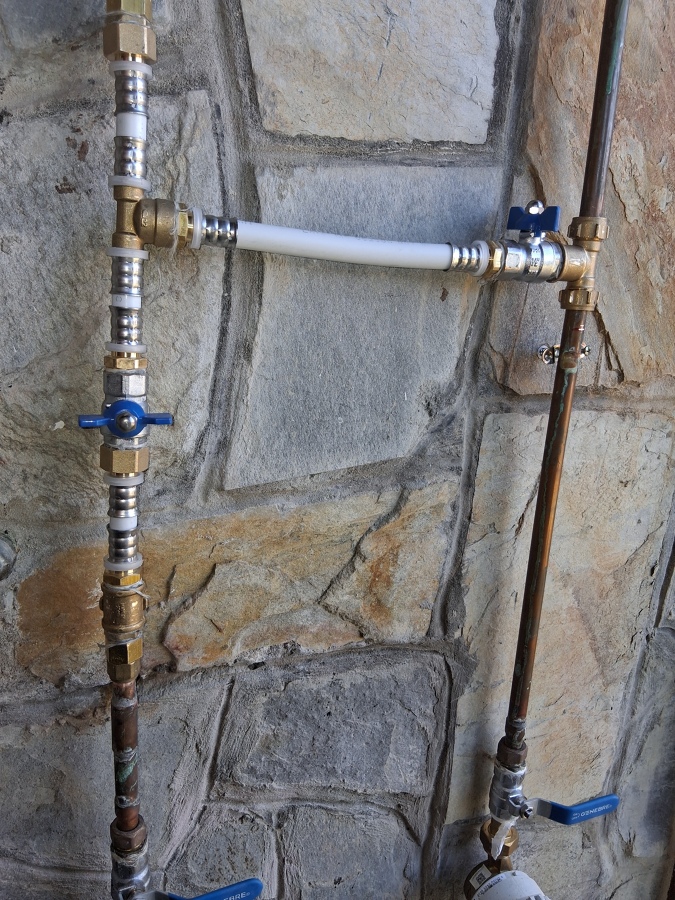 Derivación cobre-multicapa con llaves de corte