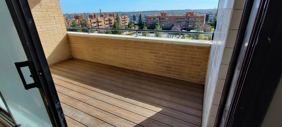 Instalación de rastreles y tarima de composite