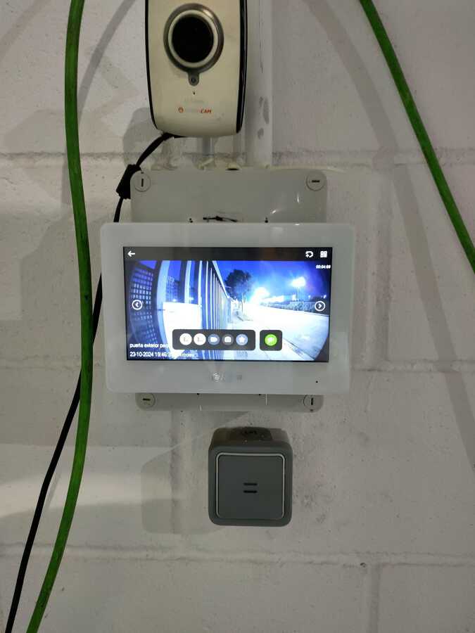 Instalación de vth táctil de 7"