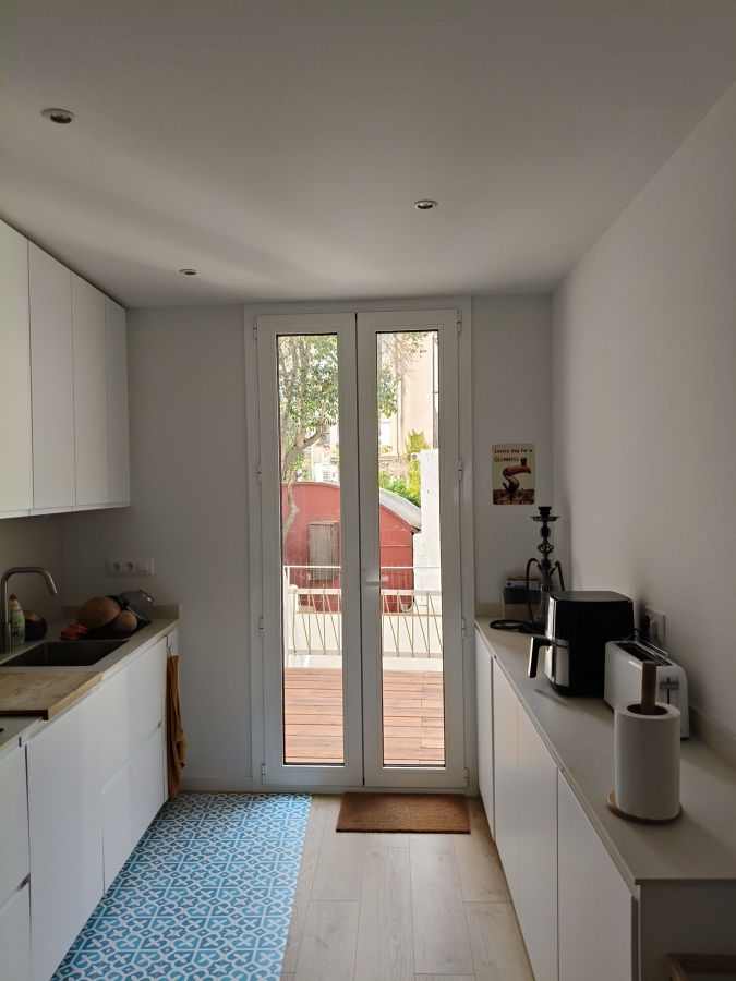 Balconera en carpintería de aluminio con vidrios termicos Climalit