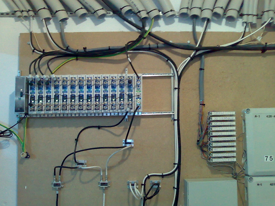 Sistema amplificación cabecera comunidad.