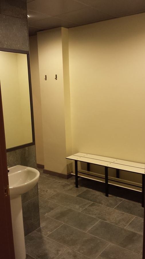 vestuarios en gimnasio de les Corts
