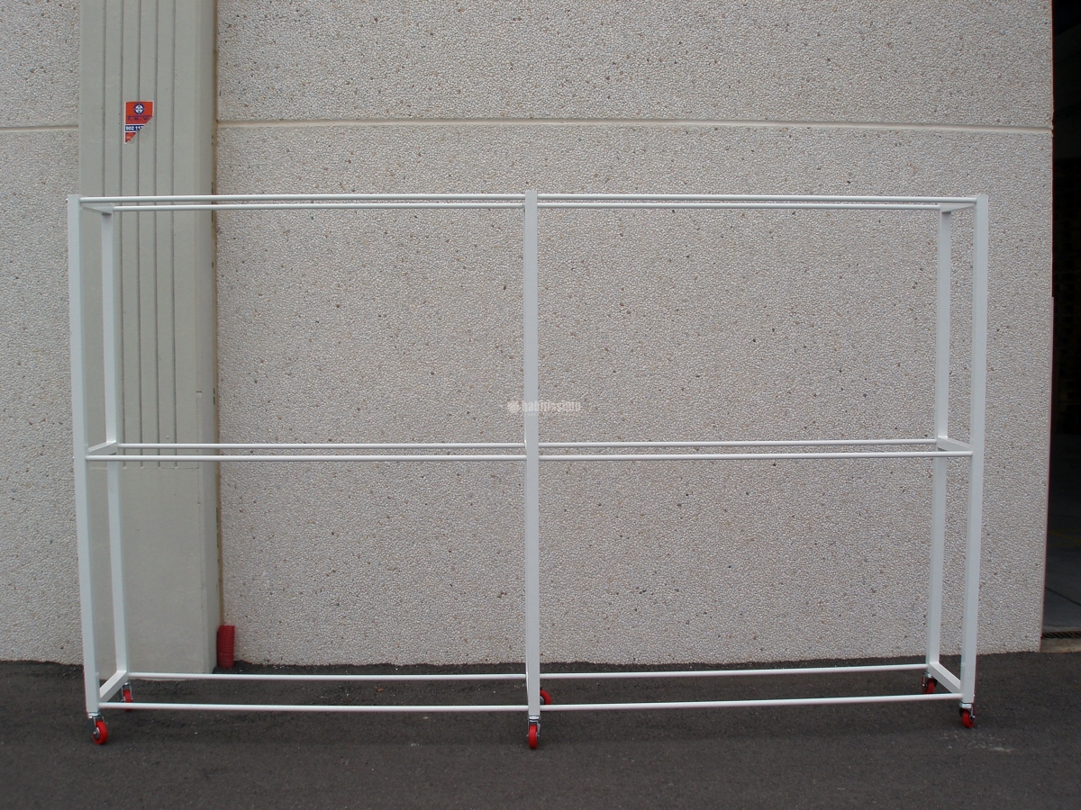 Mueble para guardar balones gigantes