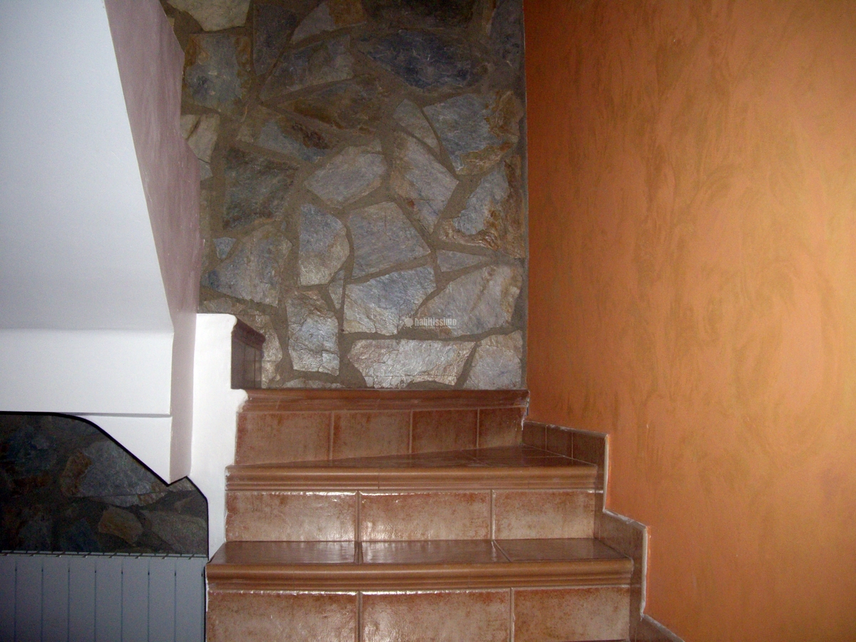 Escalera en casa rural