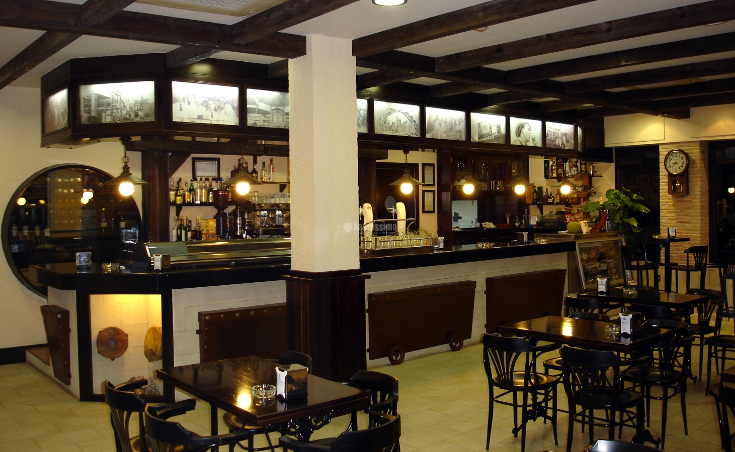 Reformas Locales Comerciales, Mobiliario Comercial, Interiorismo