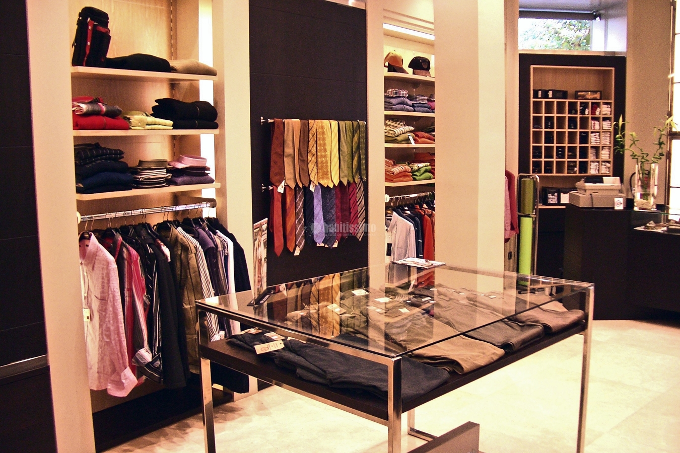 INSTALACIONES COMERCIALES