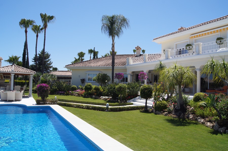 MANTENIMIENTO  JARDIN 