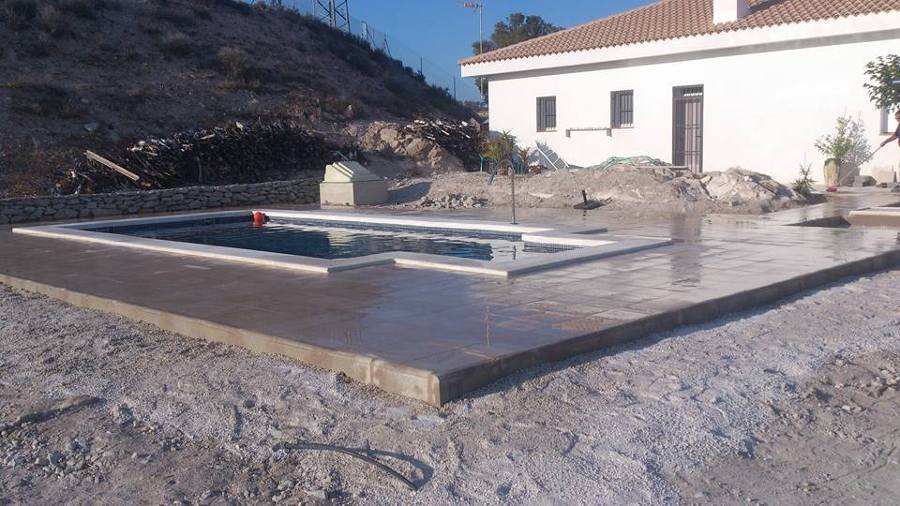PISCINA