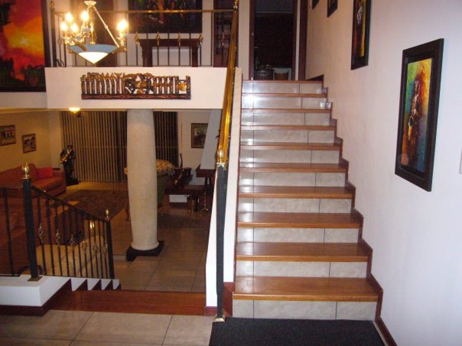 escalera en parquet zapan