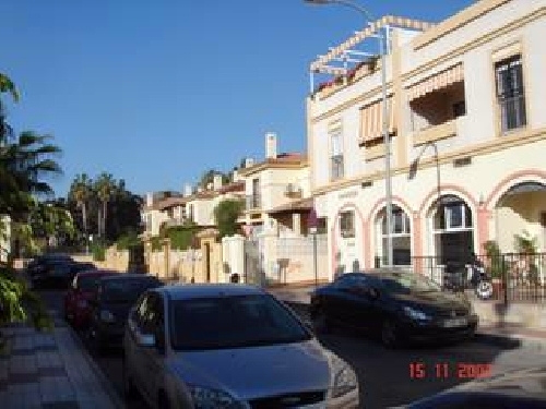 12 viviendas adosadas en urb Los Canarios