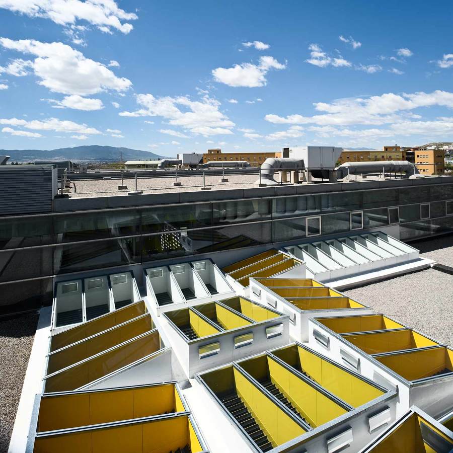 Reforma de lucernarios para la Facultad de Económicas de la UMU