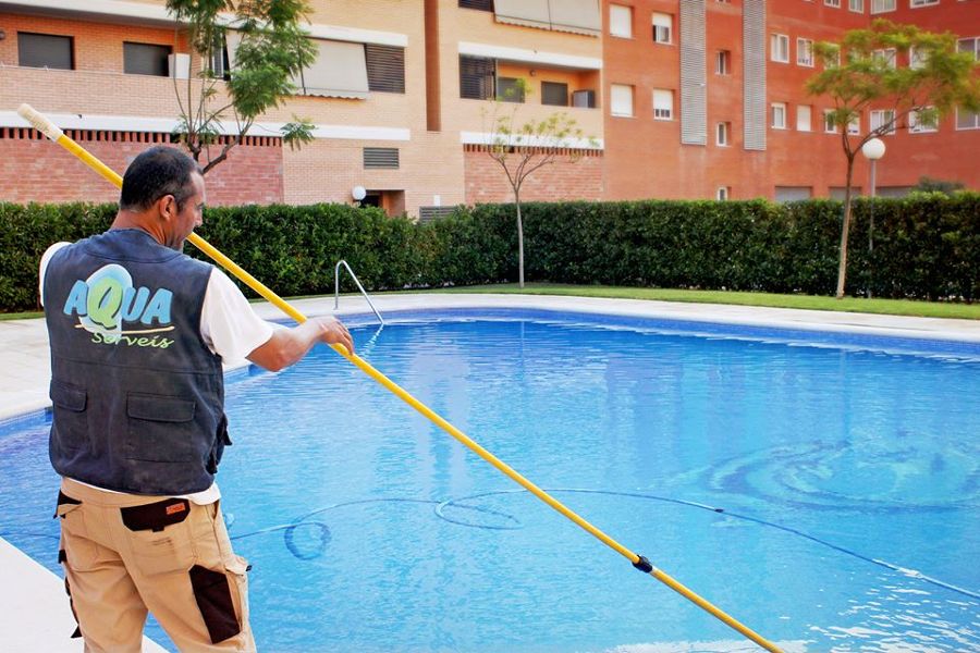 EQUIPO PISCINEROS AQUA SERVEIS