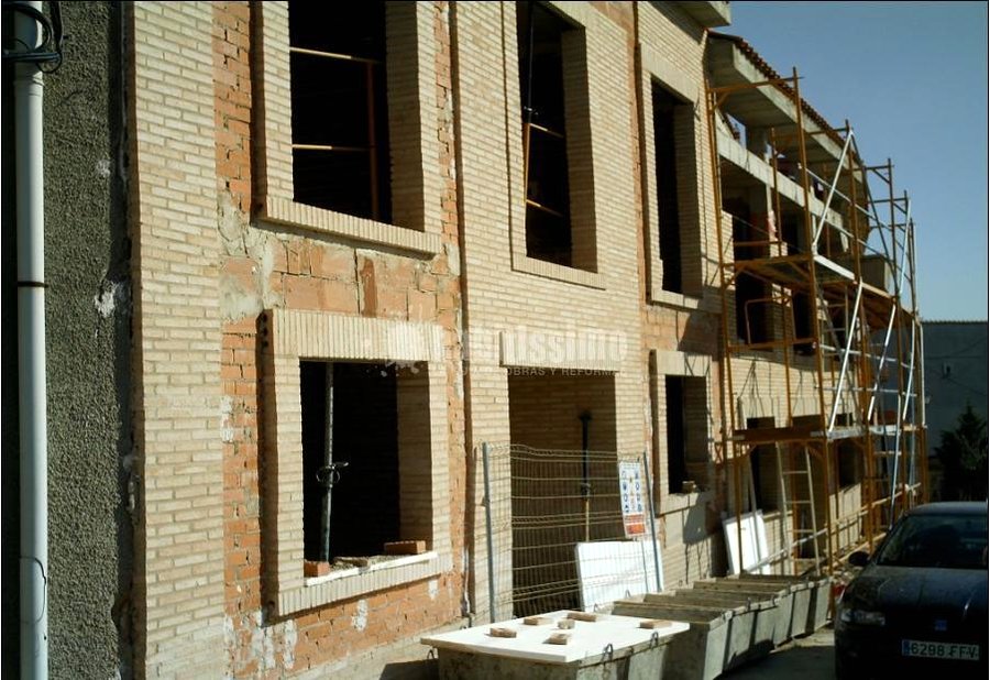 Reformas Comunidades, Construcciones Reformas